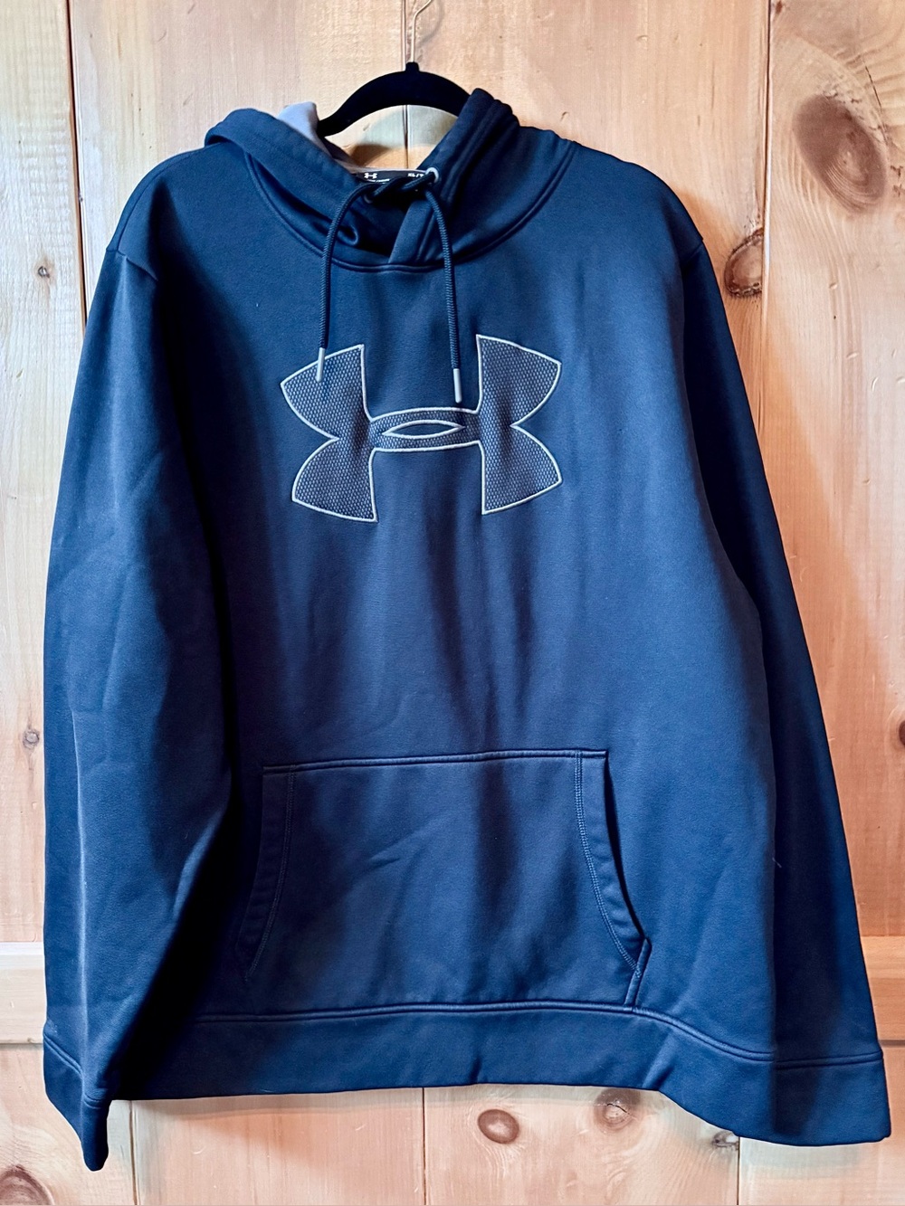 Under Armor fleece lined hoodie 
XL loose fit.
